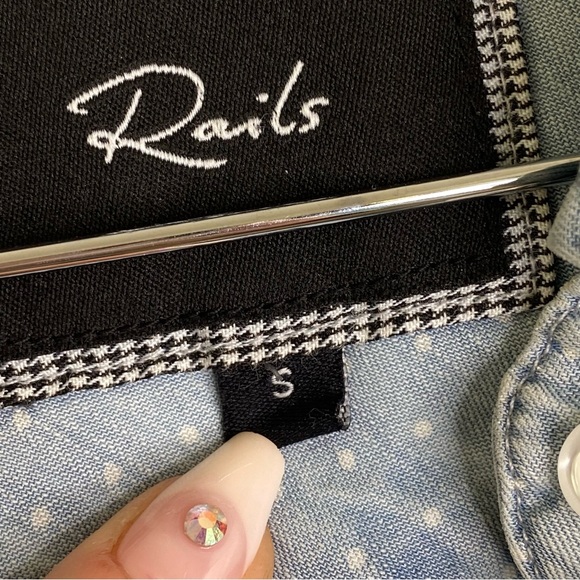 Rails Chambray Button Down Shirt size Small - Picture 8 of 10